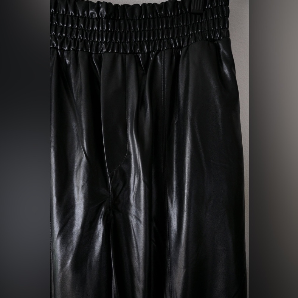 Blank NYC "Off The Record" Faux Leather Wide Leg Pant NWT - Picture 6 of 8